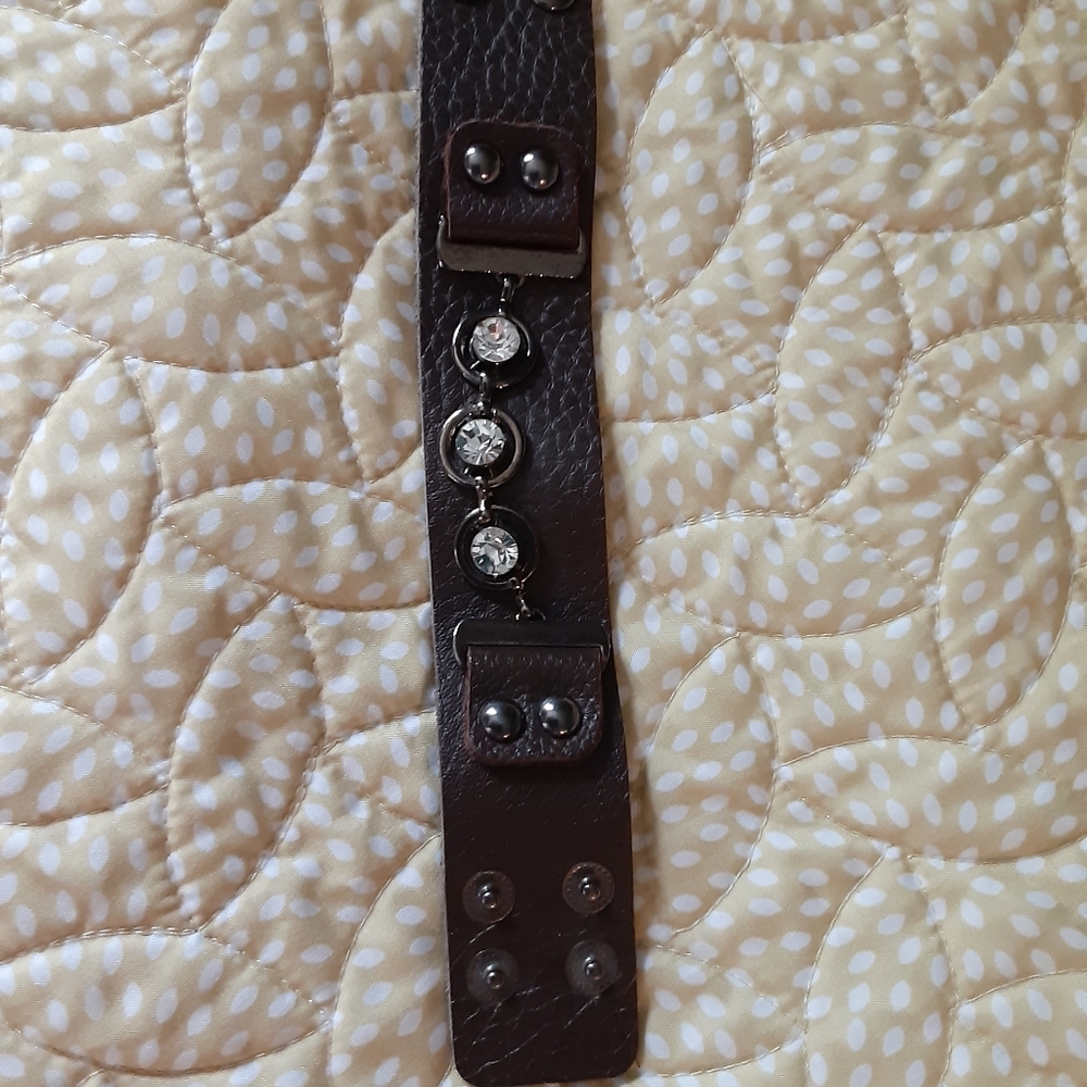 bracelet Brown faux leather rhinestone snap close **see pics for measurements**